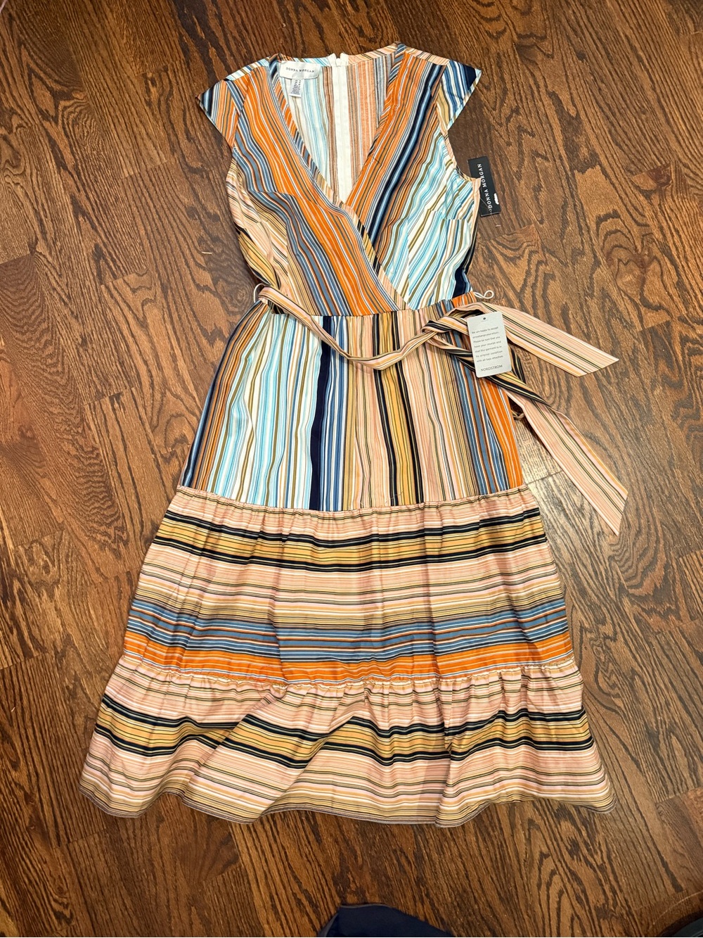 Donna Morgan Dress NWT.. great color! Cap sleeve. Ribbon waist.